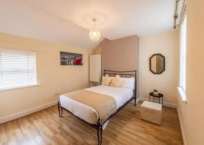 Holly Room